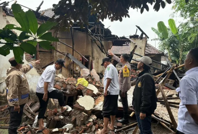 Camat kejayan bersama Polsek kejayan cek lokasi (BM)