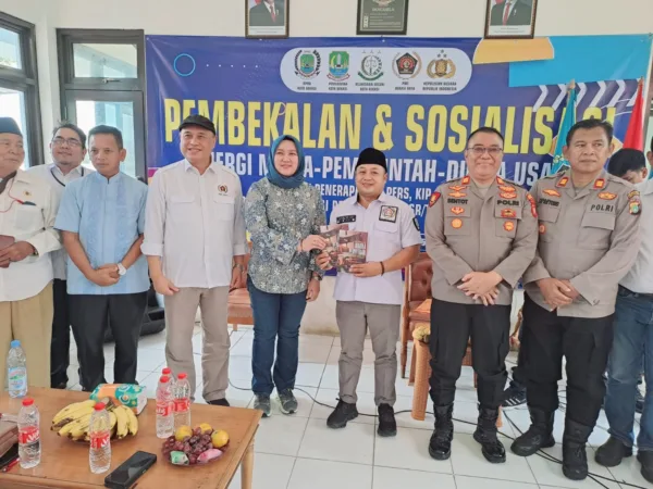 Kelurahan dan Kecamatan Baru Mengetahui, Dugaan Pembuangan Air Limbah Sense Laundry Bekasi ke Selokan Akan Segera Ditindak Lanjuti ? 3 Persatuan Wartawan Indonesia (PWI) Bekasi Raya menggelar kegiatan pembekalan dan sosialisasi bertajuk “Sinergi Media, Pemerintah, dan Dunia Usaha dalam Penerapan UU Pers, UU Keterbukaan Informasi Publik (KIP), UU Informasi dan Transaksi Elektronik (ITE), serta Implementasi Pengelolaan CSR/TJSL di Kota Bekasi”, pada Jumat (31 Oktober 2025).