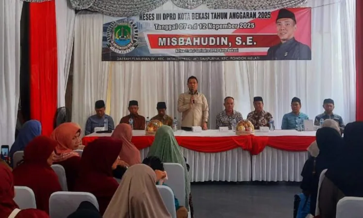 Angin Puting Beliung Terjang Bekasi, Sejumlah Rumah Rusak Parah 6 Anggota DPRD Kota Bekasi dari Fraksi Partai Gerindra, Misbahudin, menegaskan komitmennya dalam mendukung pelaksanaan program Makan Bergizi Gratis (MBG) saat melaksanakan kegiatan reses di RW 06, Kampung Pedurenan, Kelurahan Jatiluhur, Kecamatan Jatiasih, Sabtu (8/11/2025).