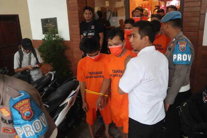 Kinerja Polres Pasuruan kembali menuai hasil gemilang. Melalui Operasi Sikat Semeru 2025 yang berlangsung selama 12 hari, mulai 22 Oktober hingga 2 November, jajaran kepolisian berhasil mengungkap 104 kasus kejahatan jalanan di wilayah hukumnya.