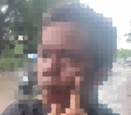 Dua jurnalis lokal menjadi korban dugaan pengeroyokan oleh sekitar sepuluh orang tak dikenal (OTK) saat melakukan peliputan investigasi terkait dugaan penimbunan bahan bakar solar bersubsidi ilegal di Jalan Cakung Cilincing Raya No. 89A, RT 02 RW 05, Jakarta Utara, Selasa (18/11/2025).