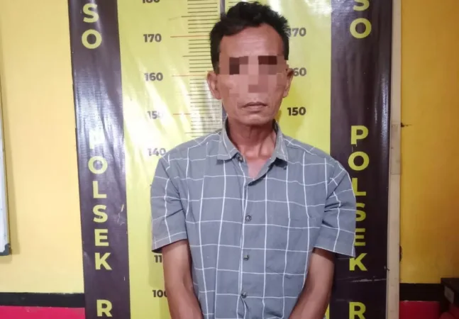 Pelaku pencurian berkedok membeli makanan dan minuman kembali diungkap Unit Reskrim Polsek Rejoso. Diketahui pelaku berinisial N-K (47) warga Desa Tampung, Kecamatan Rembang, Kabupaten Pasuruan.