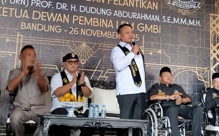 Jenderal TNI (Purn) Prof. Dr. H. Dudung Abdurahman, SE., MM., MH., yang juga menjabat sebagai Penasehat Khusus Presiden Bidang Ketahanan Nasional, resmi dilantik sebagai Ketua Dewan Pembina LSM Gerakan Masyarakat Bawah Indonesia (GMBI).
