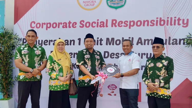 Senior Manager Mayora serahkan Kunci le Kades Kurung (BM)