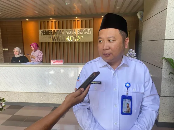 Kabar positif datang dari Badan Usaha Milik Daerah (BUMD) Kota Bekasi, PT Mitra Patriot. Di bawah kepemimpinan manajemen baru, perusahaan daerah tersebut berhasil menuntaskan tunggakan utang kepada Perum Damri sekaligus memproyeksikan kontribusi Pendapatan Asli Daerah (PAD) untuk pertama kalinya pada 2025.
