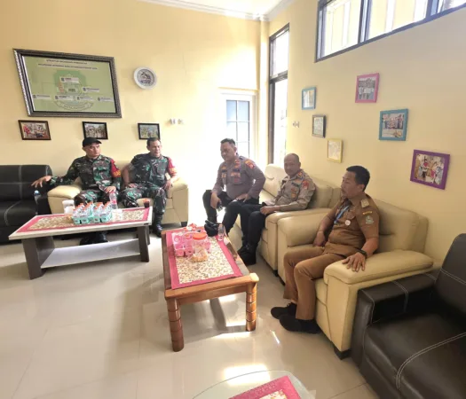 Menindaklanjuti arahan Wali Kota Bekasi, Pemerintah Kelurahan Jatibening Baru memutuskan tidak menggelar pesta kembang api dalam rangka pergantian Tahun Baru 2026.