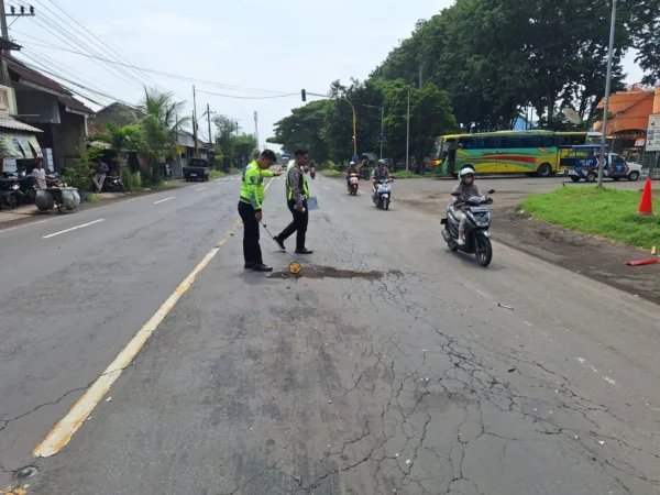 Polisi lakukan olah TKP (BM)