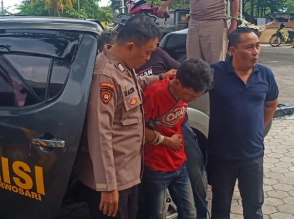Polisi amankan pencuri berkostum badut ke Polsek (BM)