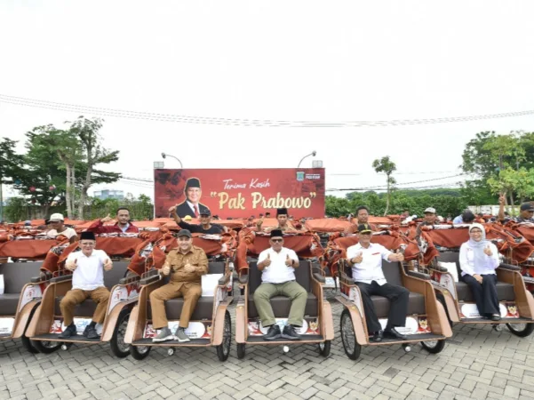 Ratusan Becak Listrik yang akan diserahkan ke warga (bm)