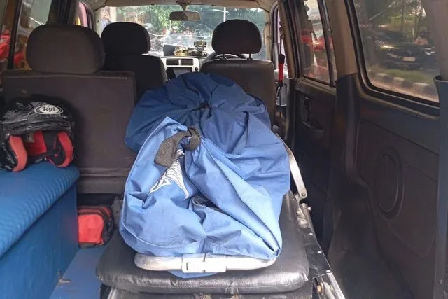 Motor Tabrak Pikap Parkir di BKT, Penumpang Tewas Usai Terpental dan Ditabrak Mobil Misterius