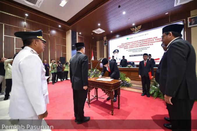 Suasana Bupati Pasuruan Rusdi Sutejo melantik OPD (ist)