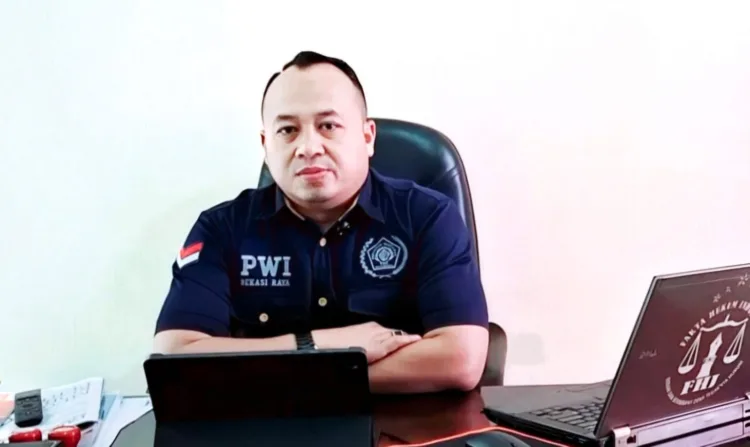 Ketua Persatuan Wartawan Indonesia (PWI) Bekasi Raya, Ade Muksin, S.H., menyampaikan sanggahan keras atas pemberitaan yang menuduh dirinya terlibat dalam dugaan penipuan terhadap warga Malaysia dengan modus KTA PPWI.