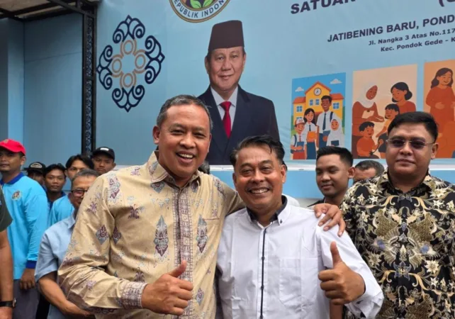 Kamar Dagang dan Industri (Kadin) Kota Bekasi menunjukkan komitmennya dalam mendukung Program Makan Bergizi Gratis (MBG), program strategis nasional Presiden Republik Indonesia, melalui peresmian Dapur Satuan Pelayanan Pemenuhan Gizi (SPPG) di Jalan Nangka Tiga Atas RT 02 RW 03, Kelurahan Jatibening Baru, Sabtu (17/1/2026).