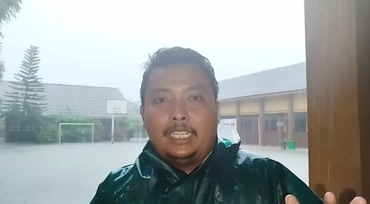 Deska Agus saat memberikan keterangan ke awakmedia (Frm)