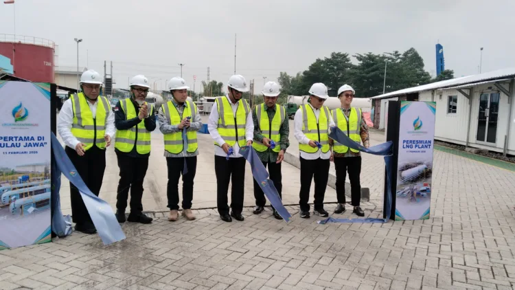 Wakil Menteri ESDM Bersama Direktur Liquid Gas Nusantara, Wira Rahardja resmikan LGN (BM)
