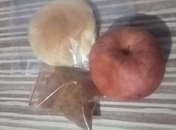 Sejumlah orang tua murid di wilayah Margahayu, Kota Bekasi, menyampaikan keluhan terkait kualitas dan kelengkapan menu dalam program Dapur Makan Bergizi Gratis (MBG) yang diterima siswa di salah satu sekolah dasar penerima manfaat.