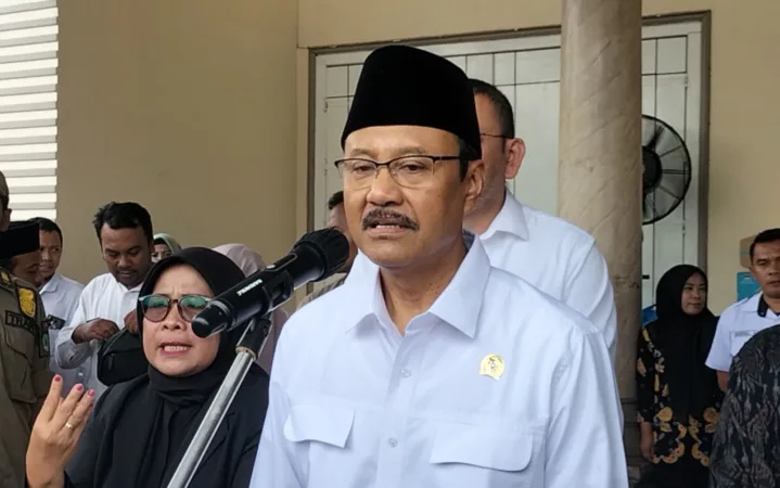 Menteri Sosial Saifullah Yusuf saat konferensi pers (BM)