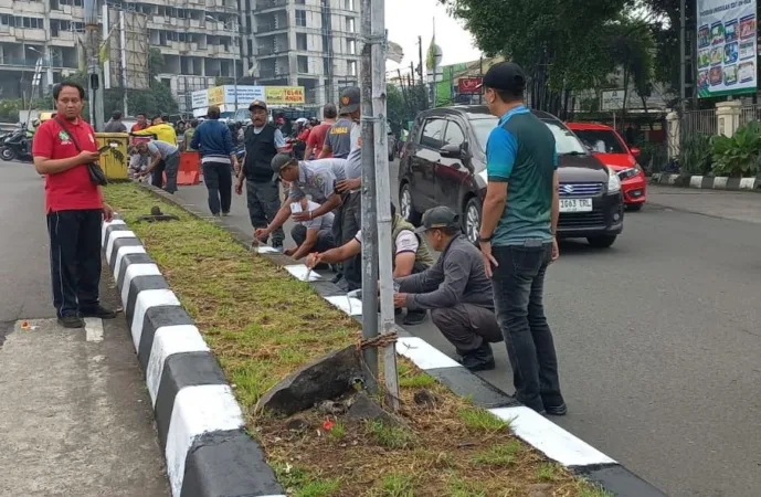 Dalam rangka memperingati Hari Peduli Sampah Nasional (HPSN) 2026, Kelurahan Jatibening Baru menggerakkan seluruh elemen masyarakat untuk turun langsung menjaga kebersihan lingkungan. Selasa (31/3/2026)