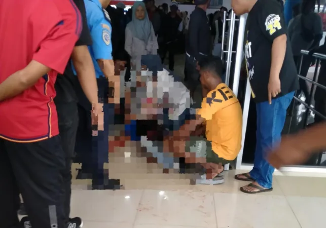 Ketua DPD Partai Golkar Maluku Tenggara, Agrapinus Rumatora atau Nus Kei, meninggal dunia setelah menjadi korban penikaman oleh orang tidak dikenal (OTK) di Bandara Karel Sadsuitubun Airport, Minggu (19/4/2026).