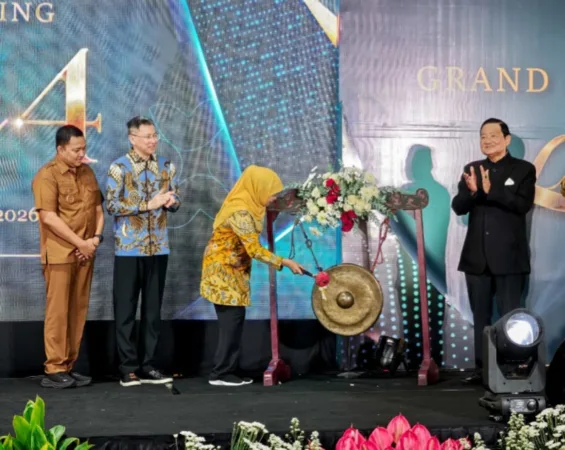 Gubernur Jatim Khofifah Resmikan Line 4 Pabrik Infus di Pasuruan (BM)