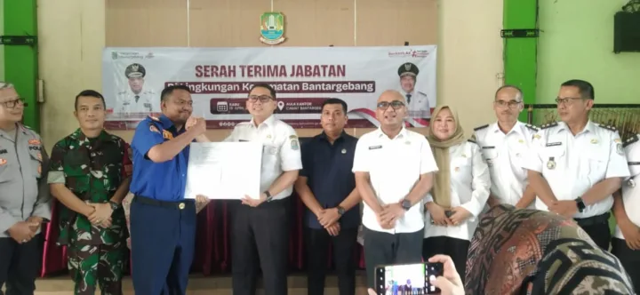 Camat Bantargebang Resmi Berganti, Achmad Shovie Adi Samabta Bhakti Jabat Plt Gantikan Sumpomo Brama 2 Camat Bantargebang Resmi Berganti, Achmad Shovie Adi Samabta Bhakti Jabat Plt Gantikan Sumpomo Brama