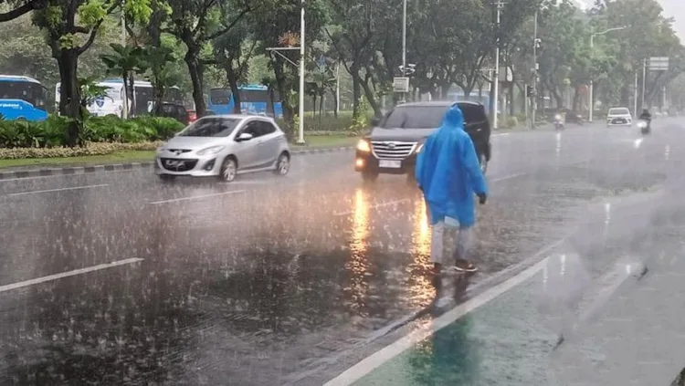 Cuaca Jawa Barat & Jakarta Hari Ini 4 Mei 2026, Bekasi–Karawang Berpotensi Diguyur Hujan