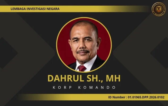 Advokat adalah penegak hukum yang memiliki martabat dan kedudukan sejajar dengan aparat penegak hukum lainnya.