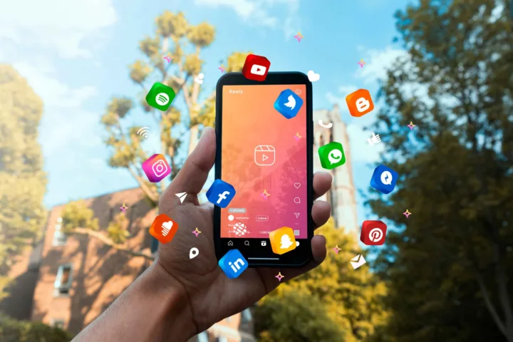 Sejarah Panjang Lahirnya Media Sosial: Dari Gua ke TikTok 8 Sejarah Panjang Lahirnya Media Sosial, Dari Gua ke TikTok