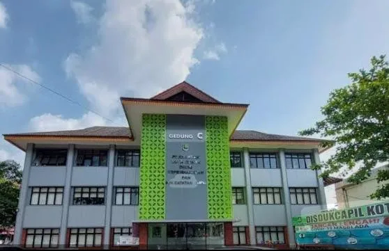 Dinas Kependudukan dan Pencatatan Sipil (Disdukcapil) Kota Bekasi memastikan seluruh pelayanan administrasi kependudukan pasca Lebaran berjalan normal dan dapat diakses masyarakat sebagaimana biasa.