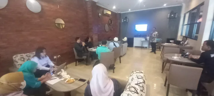 Organisasi Masyarakat Sipil (OMS) dinilai perlu memanfaatkan skema swakelola tipe 3 sebagai upaya menjaga keberlanjutan program penanggulangan HIV/AIDS setelah berakhirnya dukungan dari sejumlah lembaga donor internasional di Indonesia