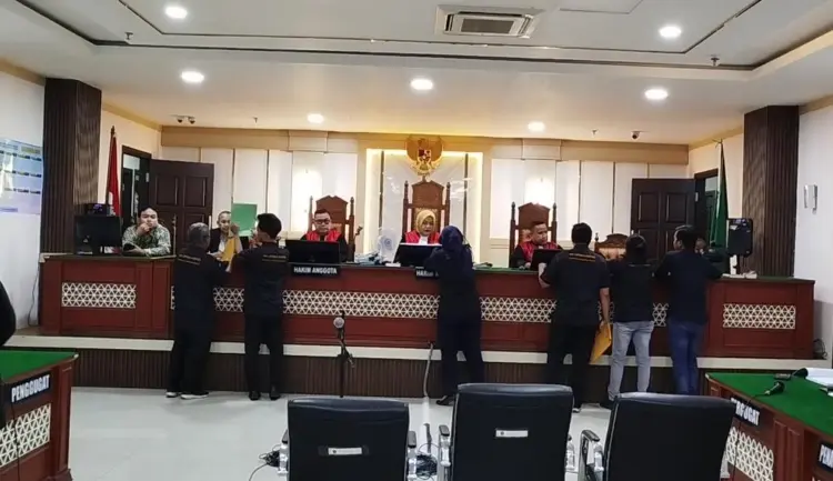 Suasana Persidangan di PN Kota Bekasi (Frm)