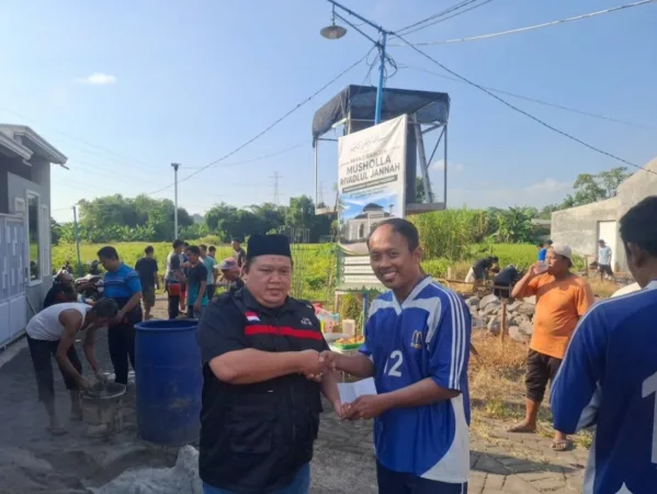 Warga bersama LBH Lacak Bangun Tempat ibadah (BM)
