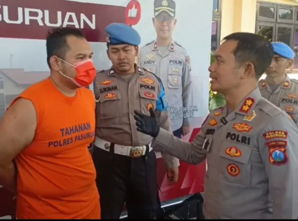 Kapolres Pasuruan saat introgasi Pelaku penembakan di Prigen (BM)