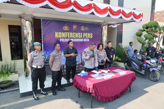 Kapolres Pasuruan Kota saat pimpin Konferensi Pers (hms)
