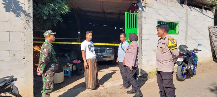 Kapolsek Pasrepan bersama INAFIS Polres Pasuruan olah TKP (hms)