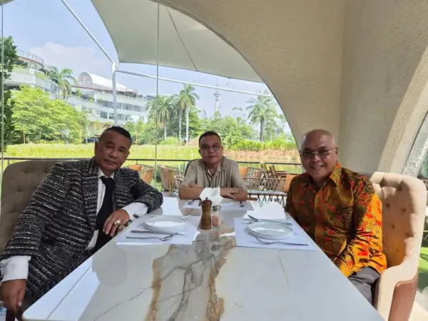 Hotman Paris Hutapea, Ketua PWI Pusat dan Wakil Ketua DPR RI melakukan pertemuan untuk mengakhiri polemik (Suryo ST)