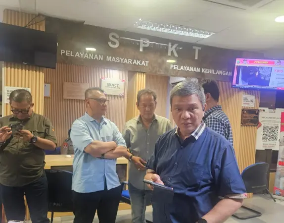 Pengurus PWI Pusat saat melaporkan Advokat Hukum Hotman Paris Hutapea ke Polda Metrojaya (Suryo ST)