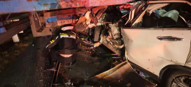 Kecelakaan Maut di Tol Pandaan-Malang: Diduga Microsleep, Honda CRV Tabrak Truck Fuso Parkir, 5 Orang Meninggal Dunia