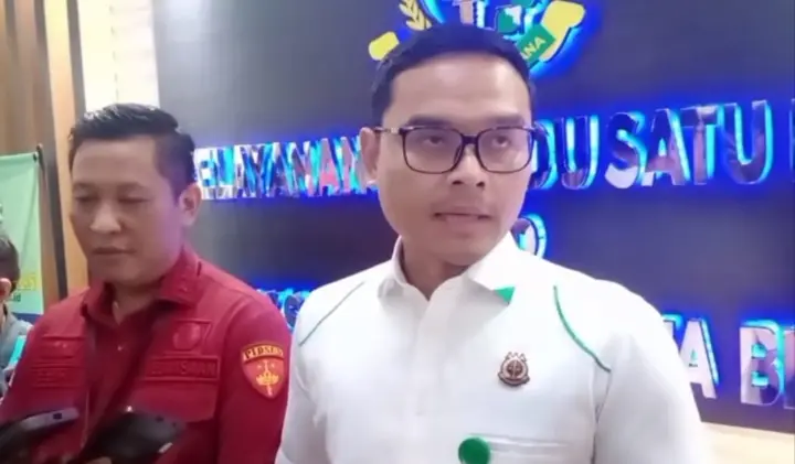 Kejari Bekasi Tahan Eks Kabid Pasar Disdagperin, Dugaan Pungli MCK Rp80 Juta Buka Peluang Tersangka Baru 4 Mantan Kabid Pasar Disdagperin Kota Bekasi jadi tersangka dalam perkara dugaan pungli di Pasar Bantargebang