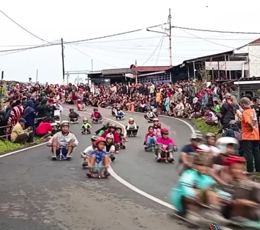 Potongan video tiktok para komunitas gledekan di Tretes Prigen (ist)