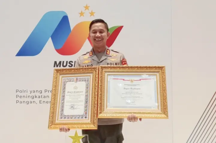 Profil Kombes Pol Mario Prahatinto, Kapolresta Karawang: Dikenal Humanis dan Punya Segudang Prestasi 8 Profil Kombes Pol Mario Prahatinto, Kapolresta Karawang: Dikenal Humanis dan Punya Segudang Prestasi