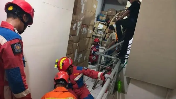 Detik-Detik Maut di Roxy Mas, Lift Barang Tiba-Tiba Turun, Seorang Pria Tewas Terjepit