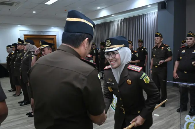 Kejaksaan Negeri (Kejari) Kota Bekasi resmi mengalami pergantian kepemimpinan. Diana Wahyu Widiyanti, S.H., M.H. kini dipercaya menjabat sebagai Kepala Kejaksaan Negeri Kota Bekasi menggantikan Dr. Sulvia Triana Hapsari, S.H., M.Hum.