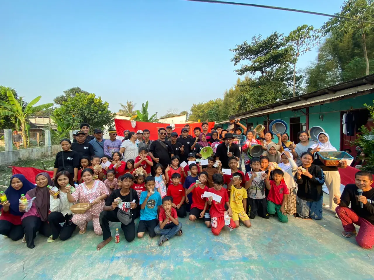 CV IPDP foto bersama warga (Suryo ST)