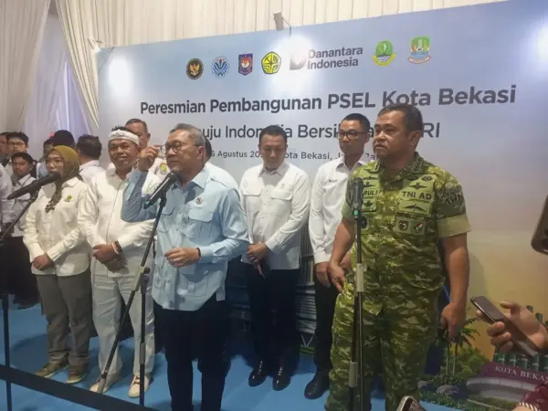 Menteri Zulkifli Hasan, Kasad Maruli Simanjuntak, Gubernur Jawa Barat Dedi Mulyadi (KDM), hingga Wali Kota Bekasi Tri Adhianto saat konferensi pers (Suryo ST)