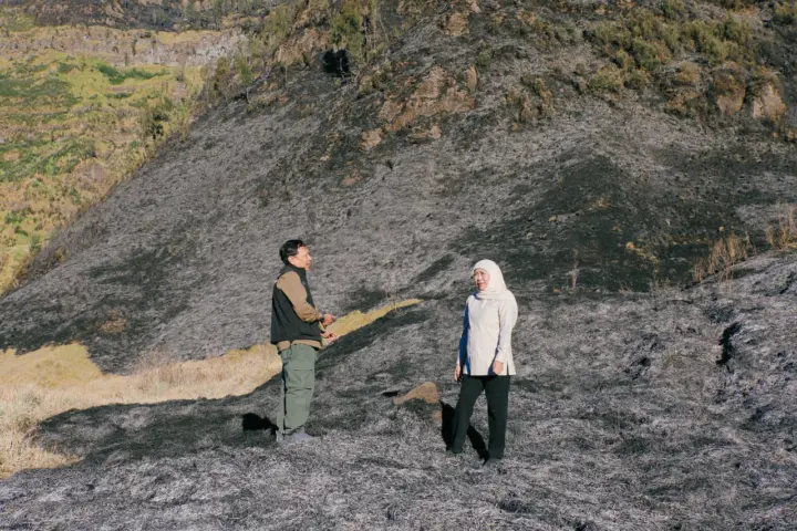 Gubernur Jatim Tinjau Karhutla Bromo, Khofifah Berharap Pemadaman Udara dan Darat Berjalan Maksimal 2 Gubernur Jatim Tinjau Karhutla Bromo, Khofifah Berharap Pemadaman Udara dan Darat Berjalan Maksimal