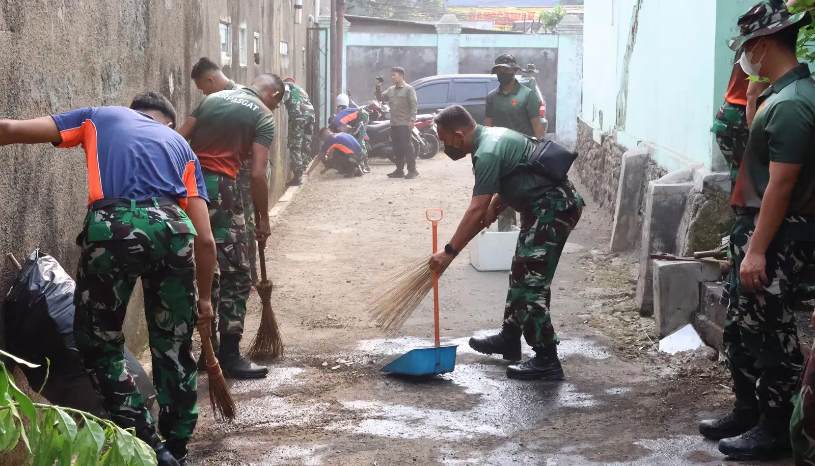 Brigade Parako 1 Pasgat Gelar Bakti Sosial Sambut HUT ke-79 Korps Pasukan Gerak Cepat 1 IMG 20260908 WA0174 jpg