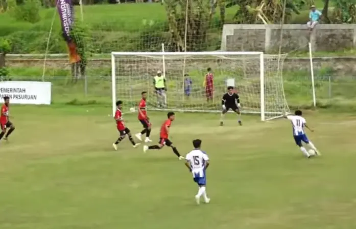 Pemain Gempol FC saat menambah Gol ke gawang SS Purwodadi (BM)
