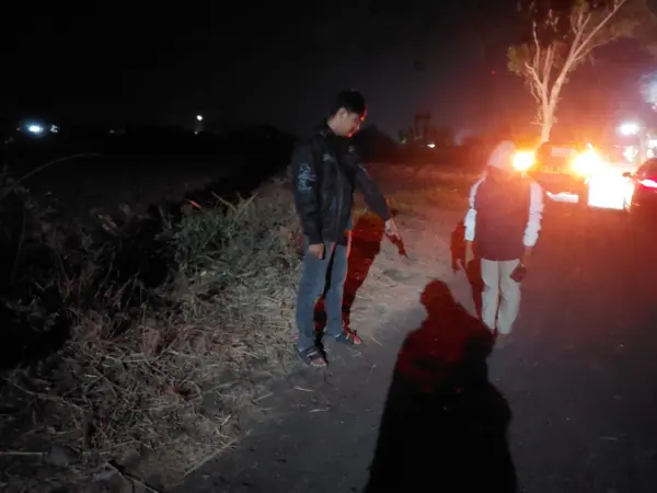 Korban tunjukkan TKP kejadian pembegalan kepada polisi (BM)