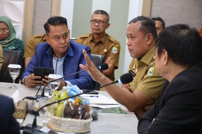 Pemerintah Kota Bekasi menjajaki peluang kerja sama dengan delegasi Beijing Digital Economy Enterprises Overseas Innovation Service Base dan Kamar Dagang Jiangsu Indonesia untuk memperluas kolaborasi di bidang ekonomi digital, investasi, perdagangan, dan sektor strategis lainnya. Selasa (13/10/2026).